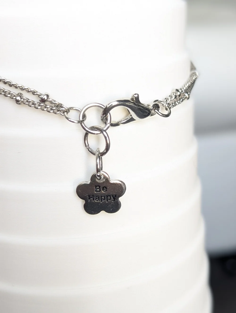Crystal Hamsa Hand Bracelet w/ Red Center Stone – Adjustable Silver Tone Chain